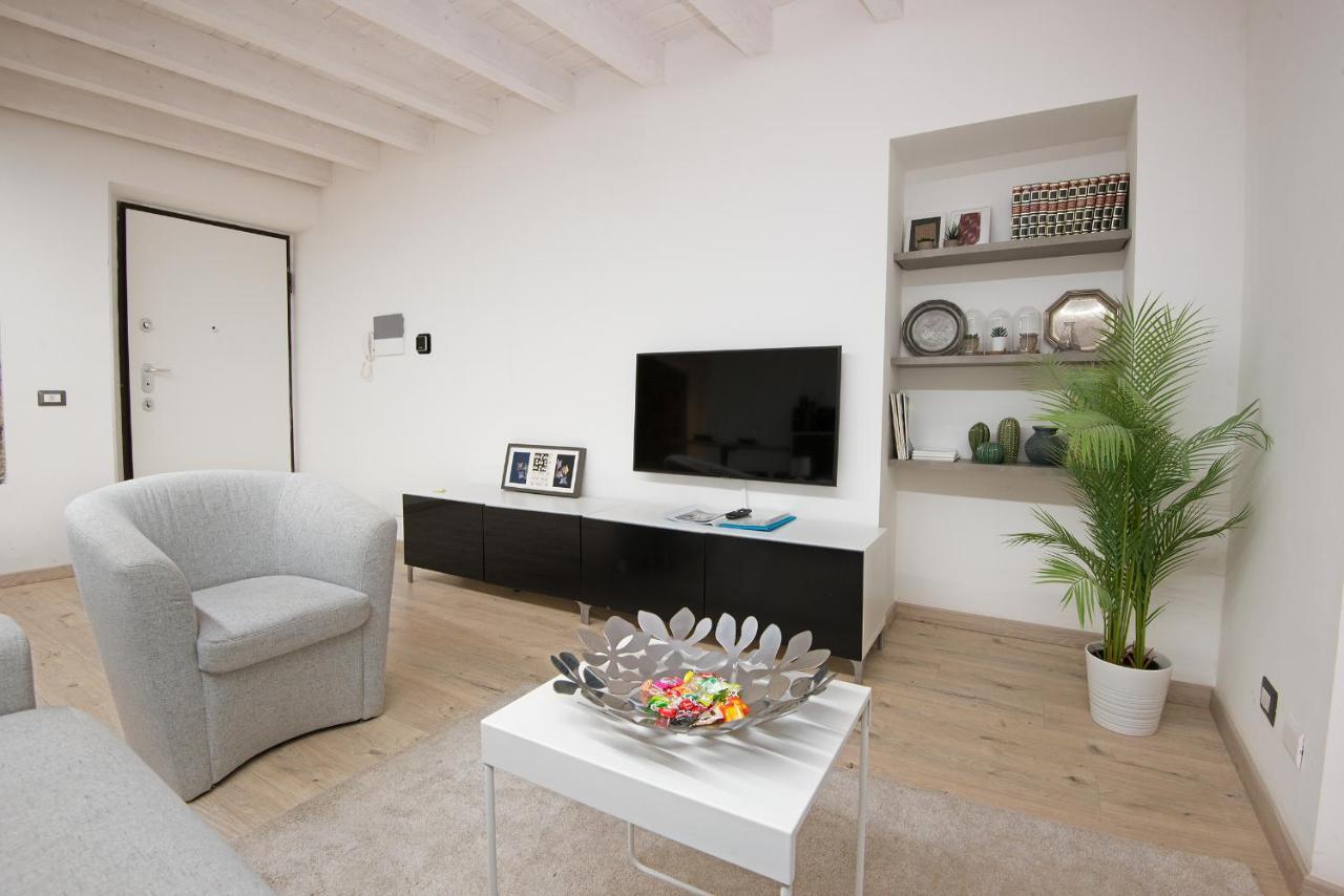 Larius Apartment Como Exterior photo