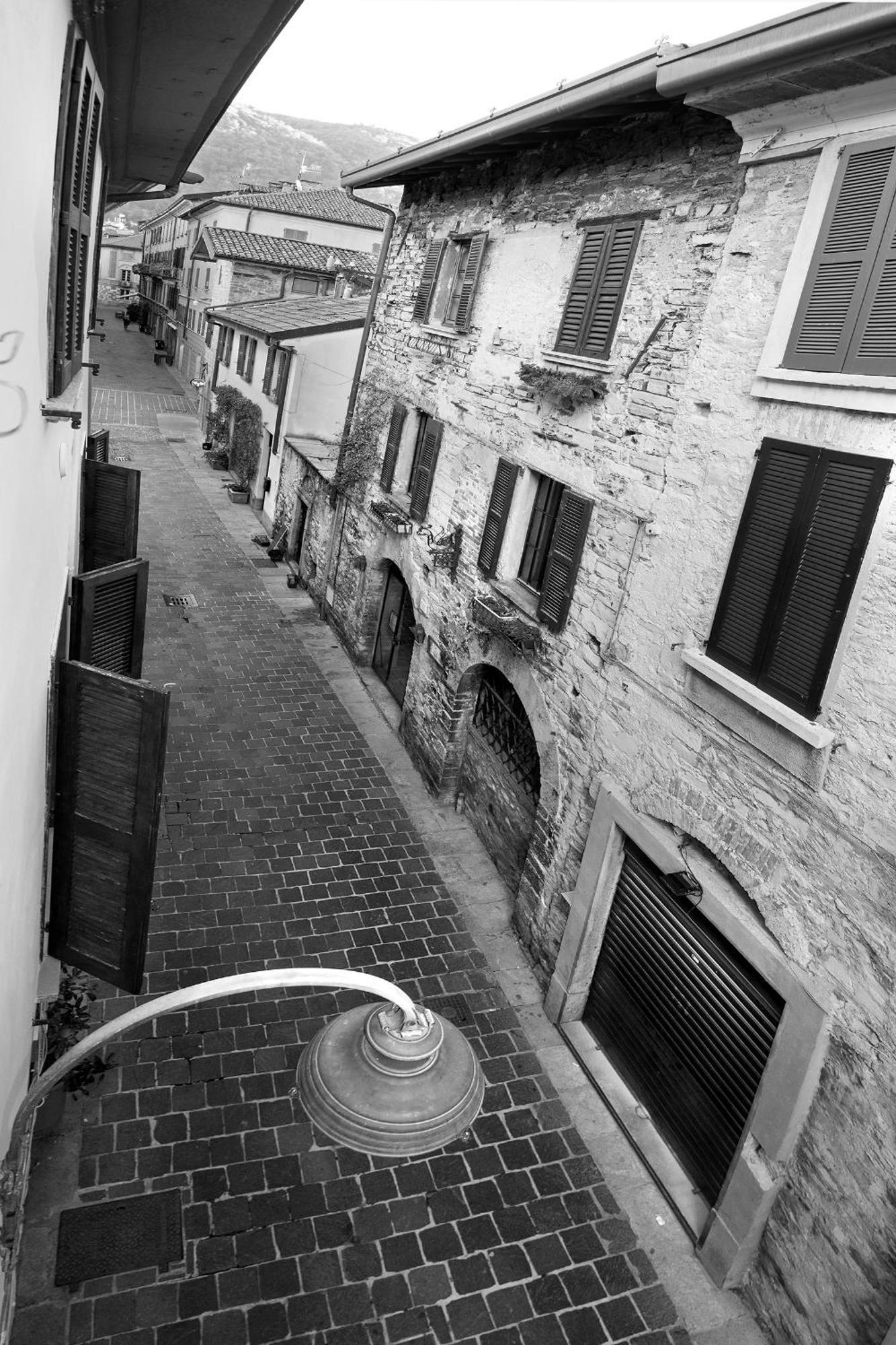 Larius Apartment Como Exterior photo